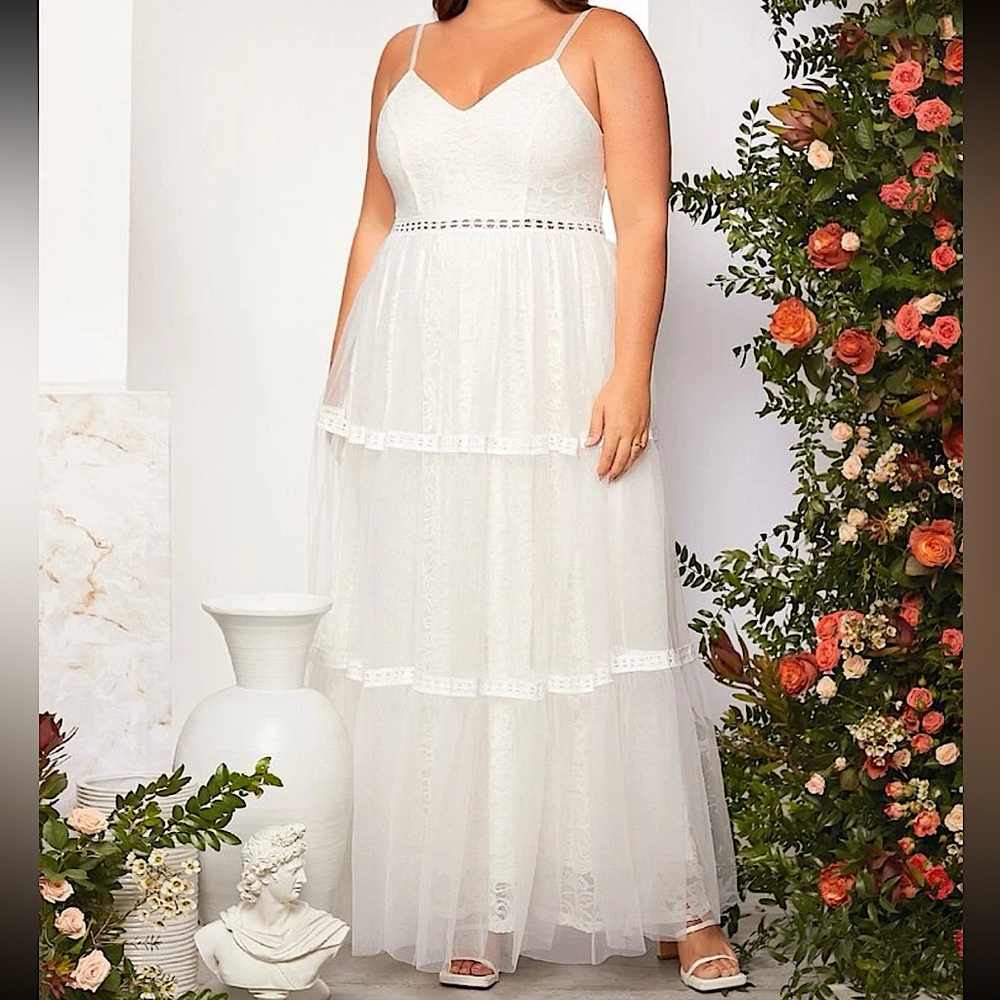 White Plus Size Lace Trim Wedding Dress